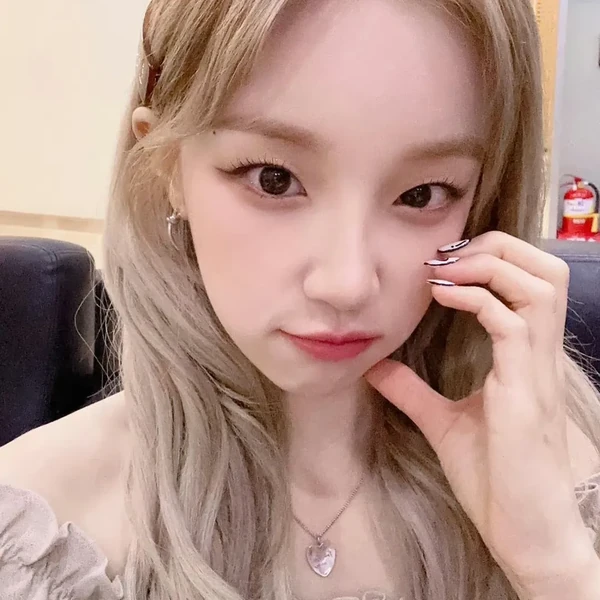 充满粉丝爱意的雨琦 (i-dle)人气照片