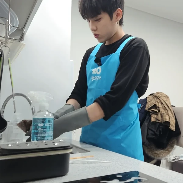 Today's Most Loved Park Woojin (AB6IX)