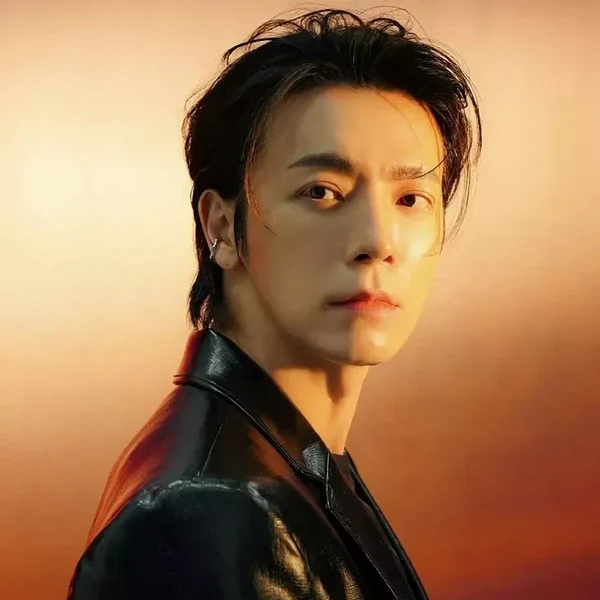 今日最も愛されたドンヘ (Super Junior)の姿