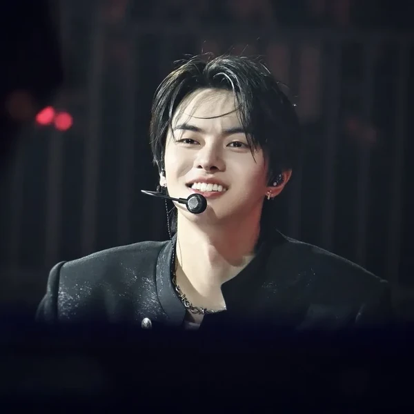 No.1 banner post of Lee Leo (ALPHA DRIVE ONE) created by fans