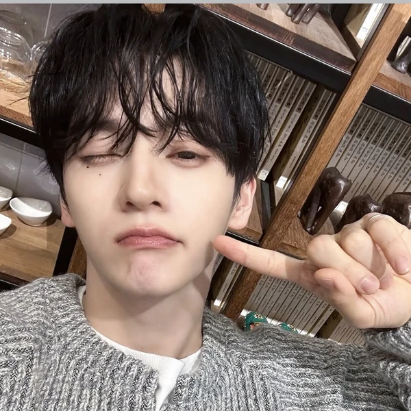 Popular profile image of Sungyun (n.SSign) selected by votes