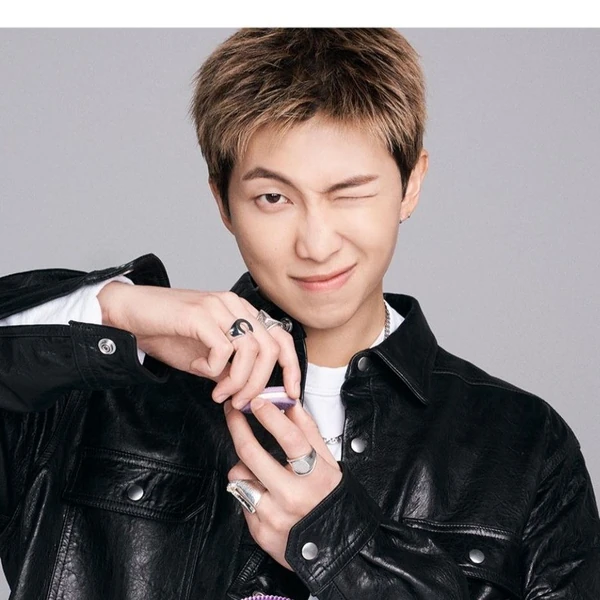 RM (방탄소년단) 팬심 가득한 인기 사진