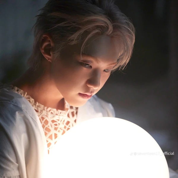 Momen Terbaik Hoshi (SEVENTEEN) Pilihan Penggemar