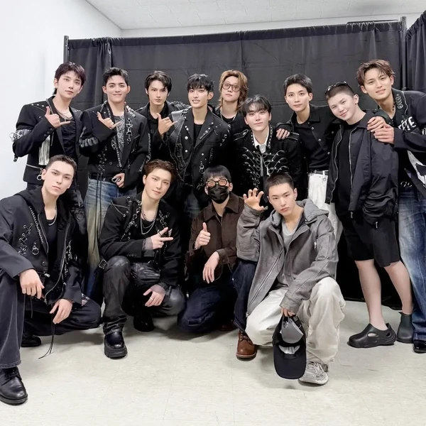Penampilan SEVENTEEN yang Paling Dicintai Hari Ini