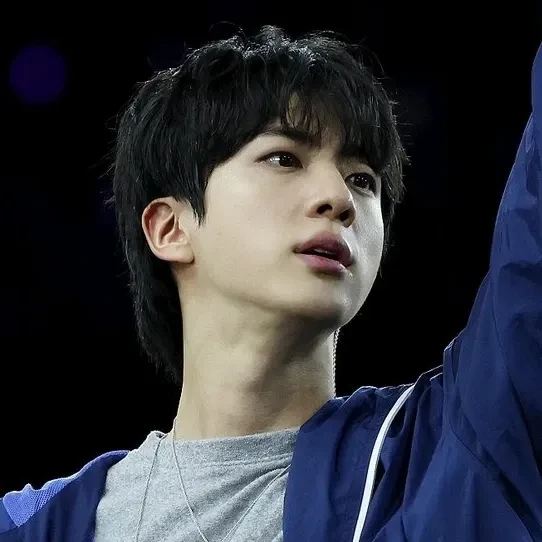 Momen Terbaik Jin (BTS) Pilihan Penggemar