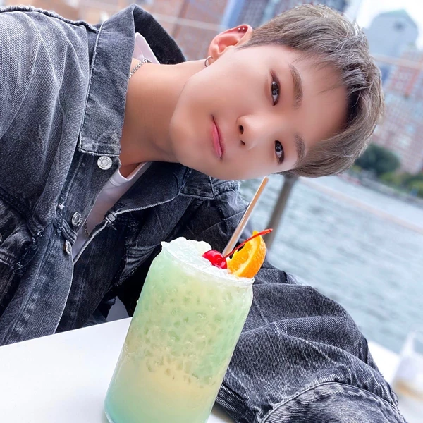 Foto Populer Penuh Cinta untuk Hoshi (SEVENTEEN)