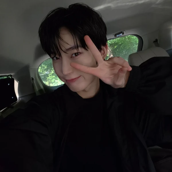 선우 (ENHYPEN) 팬심 가득한 인기 사진