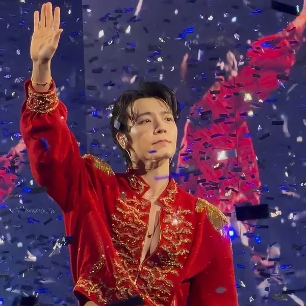 오늘 가장 사랑받은 동해 (슈퍼주니어)의 모습