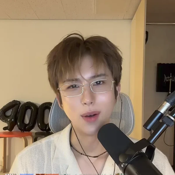 Top Photo Full of Wow (A.C.E) Love
