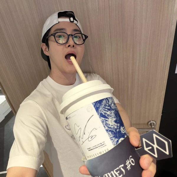 오늘 가장 사랑받은 수호 (EXO)의 모습