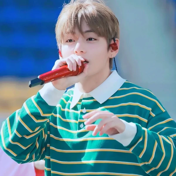 V (BTS)への愛が詰まった人気写真