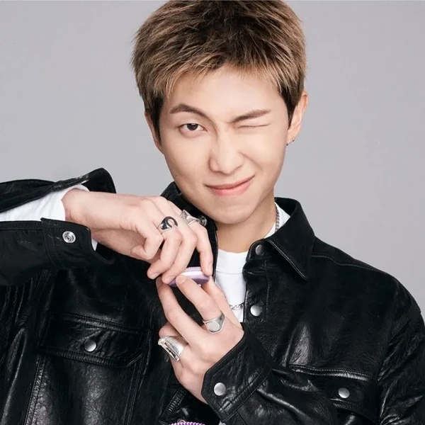 RM (방탄소년단) 팬심 가득한 인기 사진