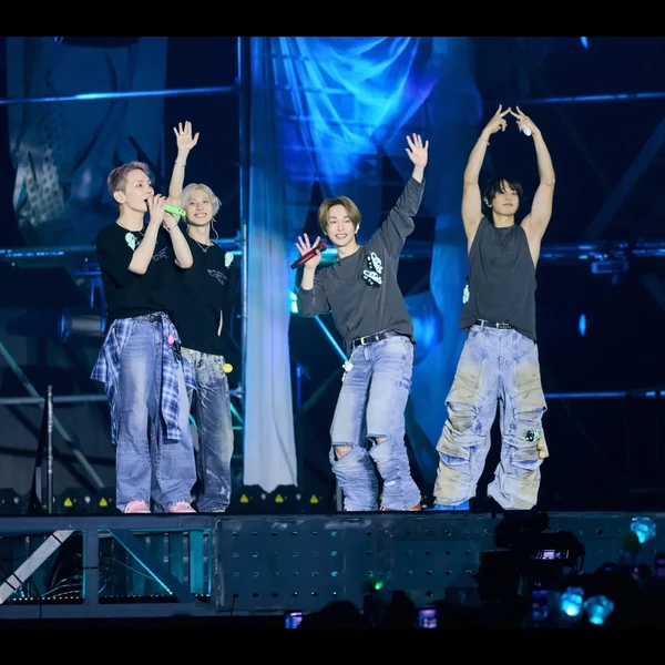 Top Photo Full of SHINee Love