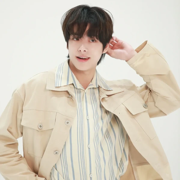 오늘 최애돌에서 빛나는 제이크 (ENHYPEN)의 대표 사진