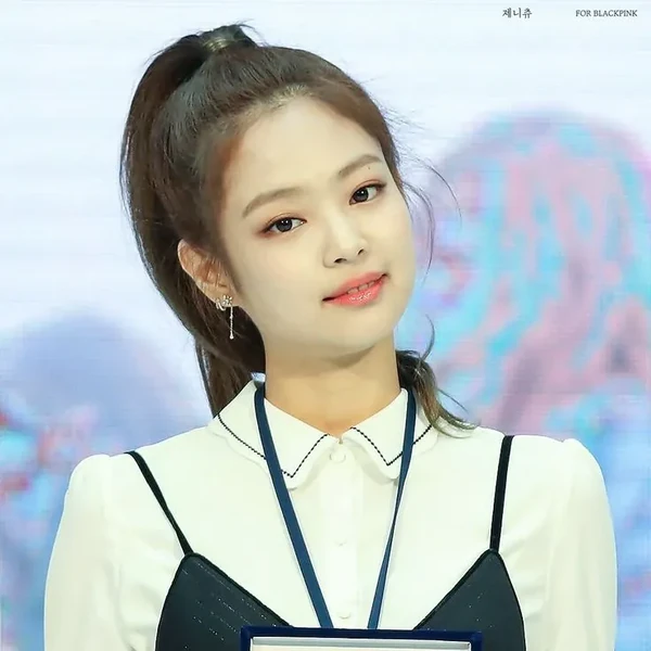 今日最も愛されたジェニー (BLACKPINK)の姿