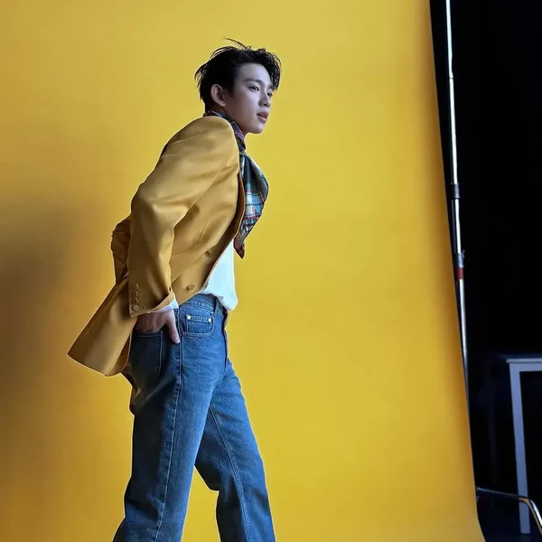 Top Photo Full of Jinyoung (GOT7) Love