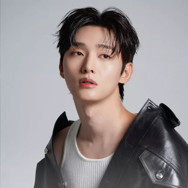 Top Photo Full of Yoon Jisung Love