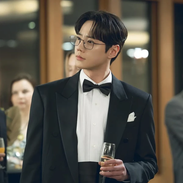 Top Photo Full of Lee Junyoung Love