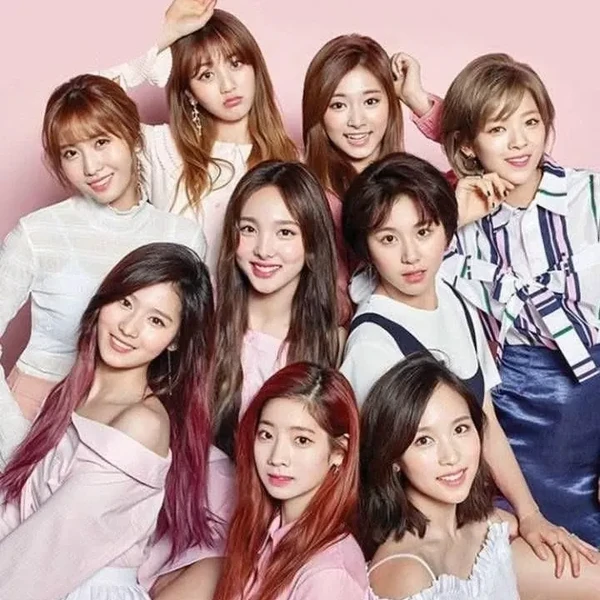 Penampilan TWICE yang Paling Dicintai Hari Ini