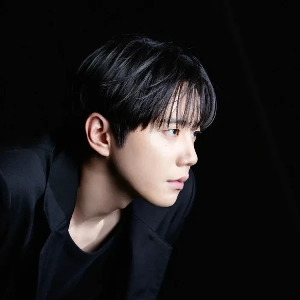 Today's Most Loved Lee Junyoung