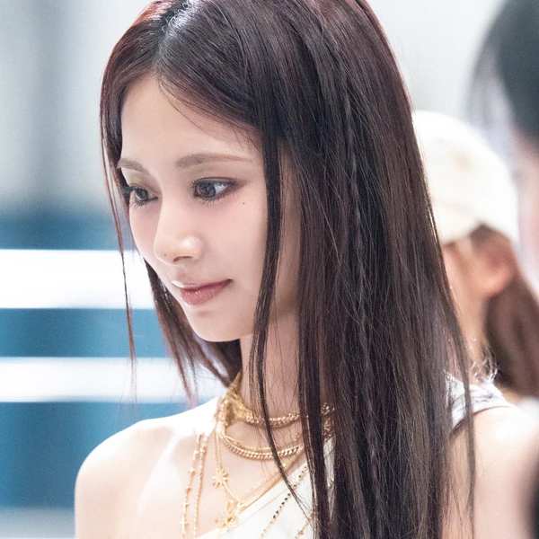 Foto Populer Penuh Cinta untuk Tzuyu (TWICE)
