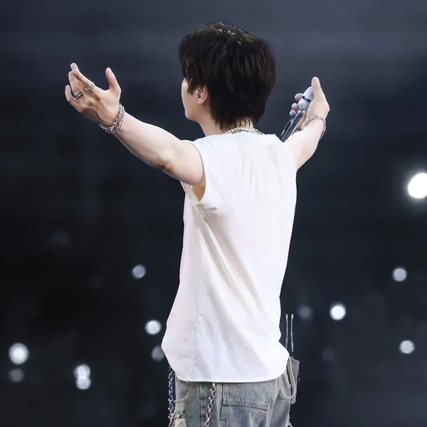 Foto Populer Penuh Cinta untuk SUGA (BTS)