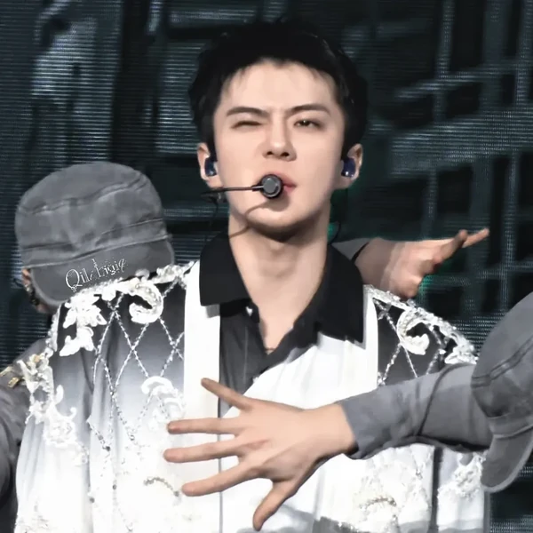 세훈 (EXO) 팬심 가득한 인기 사진
