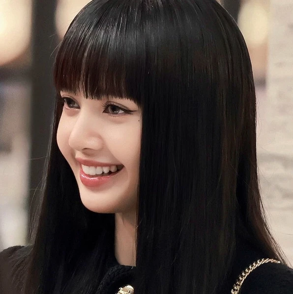 리사 (BLACKPINK) 팬심 가득한 인기 사진