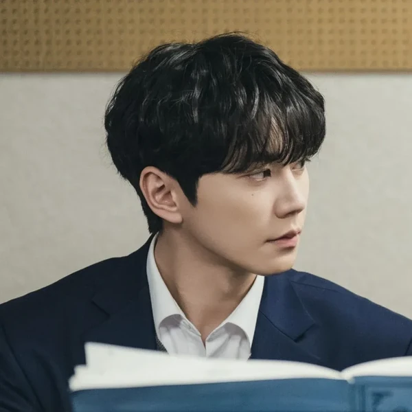 Today's Most Loved Lee Junyoung