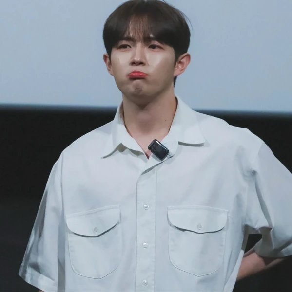Foto Populer Penuh Cinta untuk Kim Jaehwan