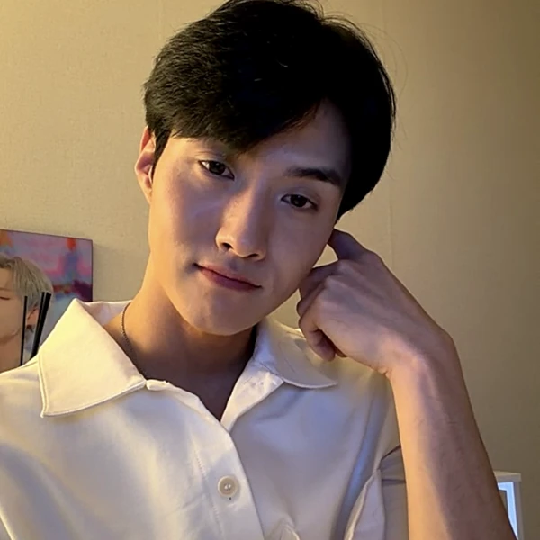Fans' Pick: Best Moment of Yeoone (PENTAGON)