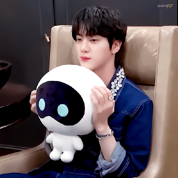 Momen Terbaik Jin (BTS) Pilihan Penggemar