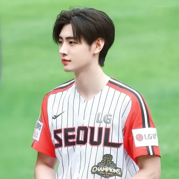 Foto Populer Penuh Cinta untuk Sunghoon (ENHYPEN)