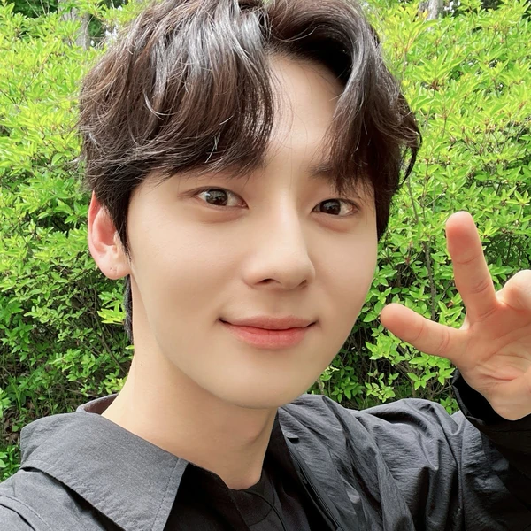 Top Photo Full of Hwang Minhyun Love