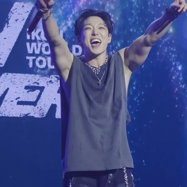 Top Photo Full of BOBBY (iKON) Love