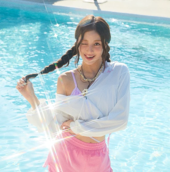 오늘 가장 사랑받은 지효 (TWICE)의 모습