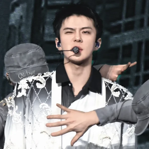 세훈 (EXO) 팬심 가득한 인기 사진