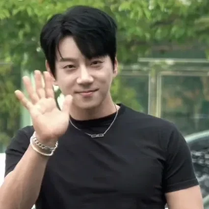Top Photo Full of Hwang Chiyeol Love