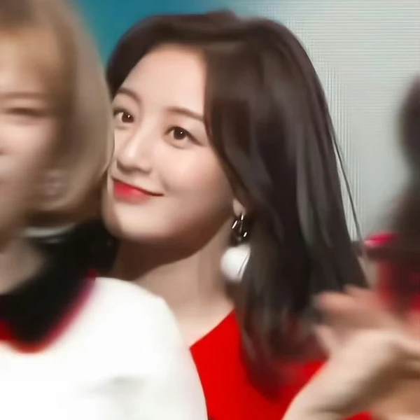 今日最も愛されたジヒョ (TWICE)の姿