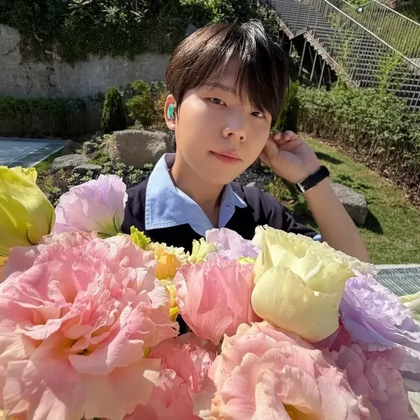 Today's Most Loved Jung Seunghwan