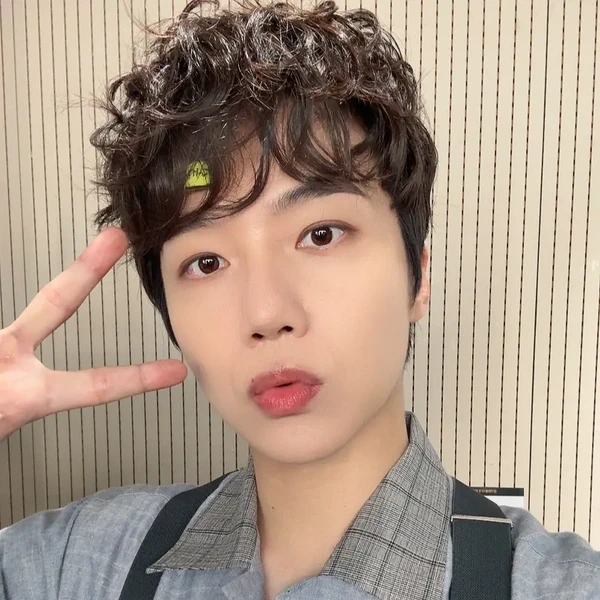 Momen Terbaik Jinho (PENTAGON) Pilihan Penggemar