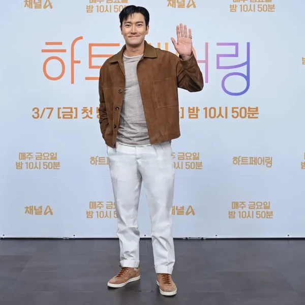 오늘 가장 사랑받은 시원 (슈퍼주니어)의 모습