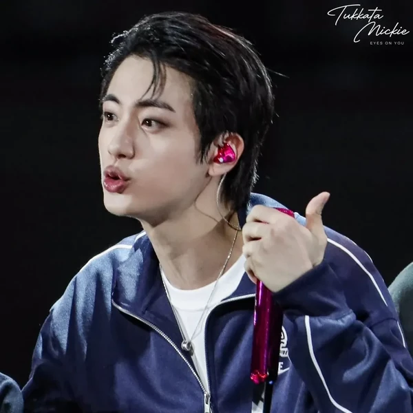 Penampilan Jin (BTS) yang Paling Dicintai Hari Ini