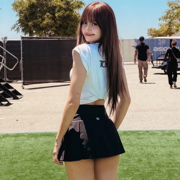 리사 (BLACKPINK) 팬심 가득한 인기 사진