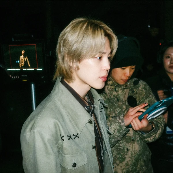 오늘 가장 사랑받은 지민 (방탄소년단)의 모습