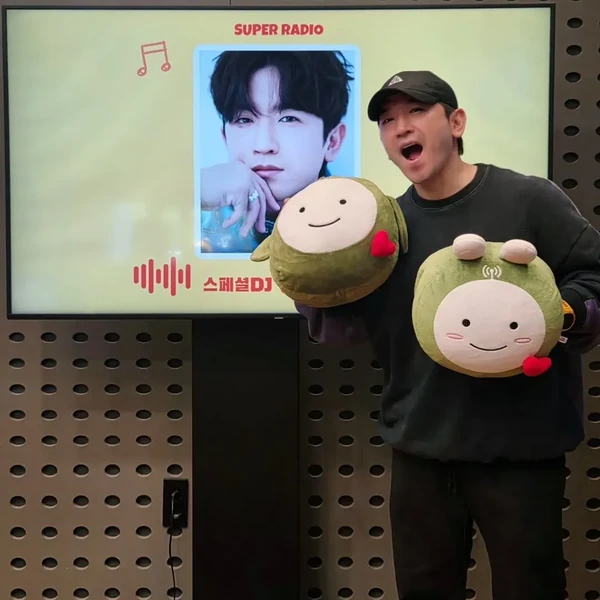 Today's Most Loved Lee Minwoo (SHINHWA)