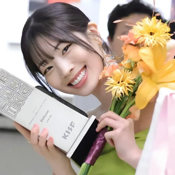 Penampilan TWICE yang Paling Dicintai Hari Ini