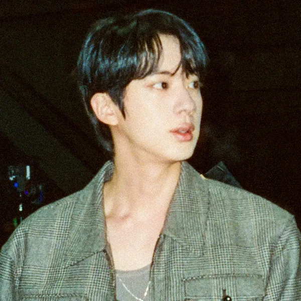 Momen Terbaik Jin (BTS) Pilihan Penggemar