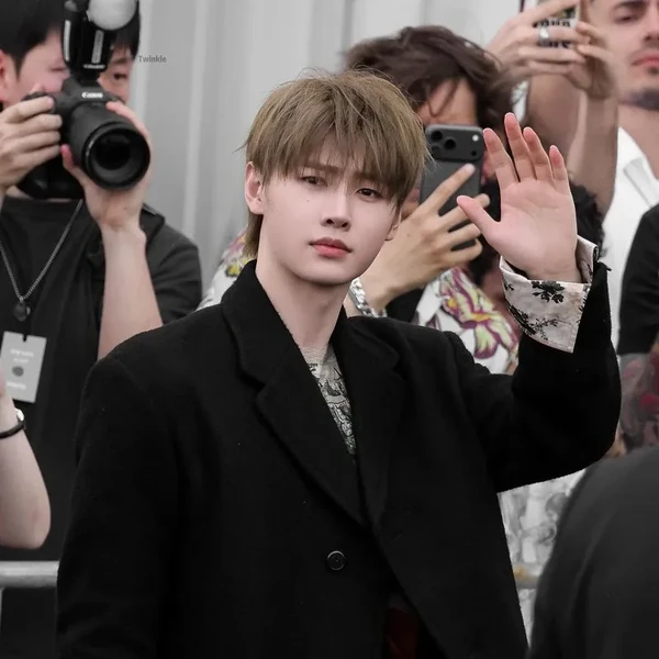 Foto Populer Penuh Cinta untuk Sunghoon (ENHYPEN)