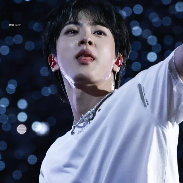 Foto Populer Penuh Cinta untuk Jin (BTS)